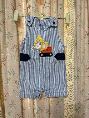 2/$28 RuggedButts Seersucker Jon Jon 6-12M Construction Excavator Romper EUC